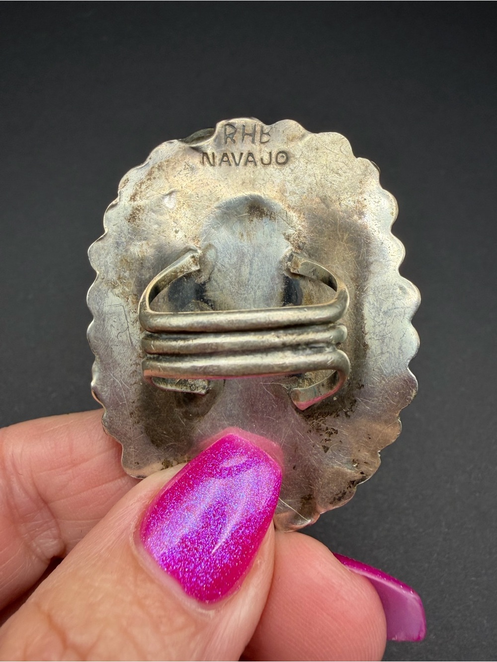 Vintage RHB Roland Hogan Begay Navajo Sterling Coral Gaan Dancer Inlay Ring 7.5 - Picture 3 of 6